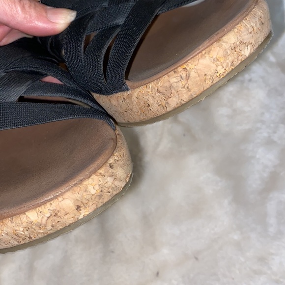 Skechers Arch Fit Beverlee - Picture 8 of 12